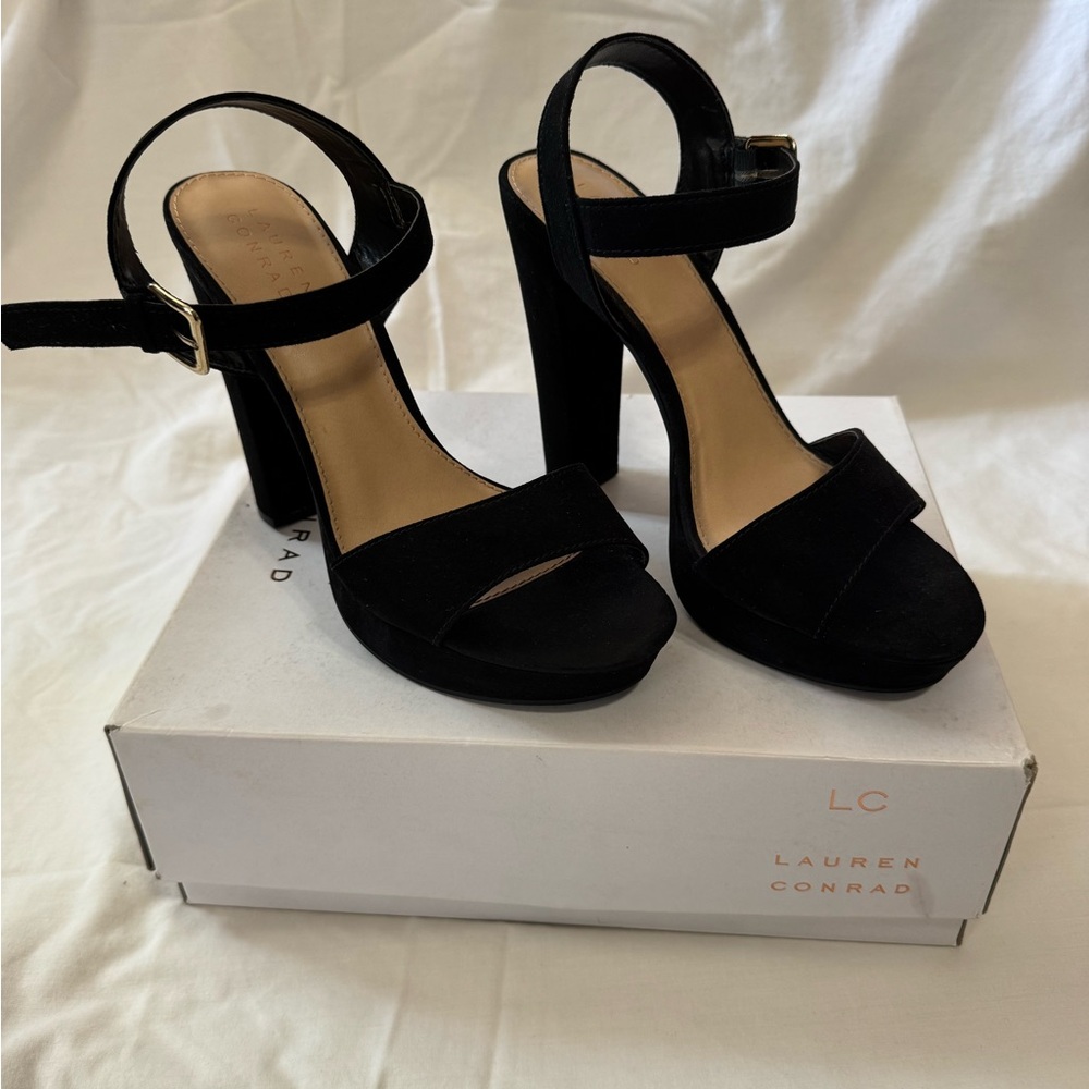 LC Lauren Conrad Elegant Black Heels